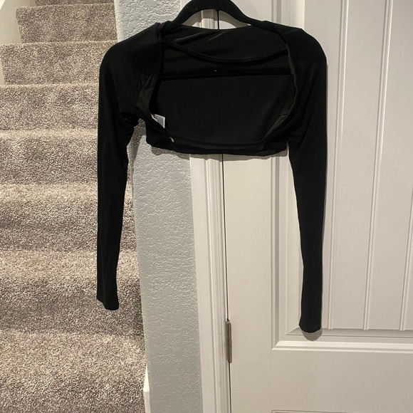 Superdown Ravin Backless Crop Top black - Picture 8 of 10